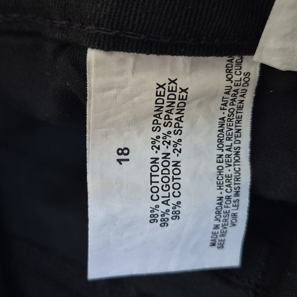 Bandolino women's size 18 black stretch jeans, 5 pockets EUC - Picture 6 of 6
